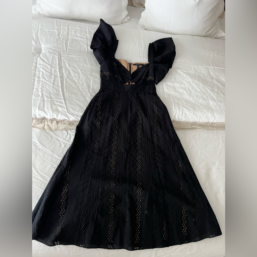 BCBGMAXAZRIA Eyelet Fit-and-Flare Midi Dress
✨ Like New – worn only once - Picture 6 of 13